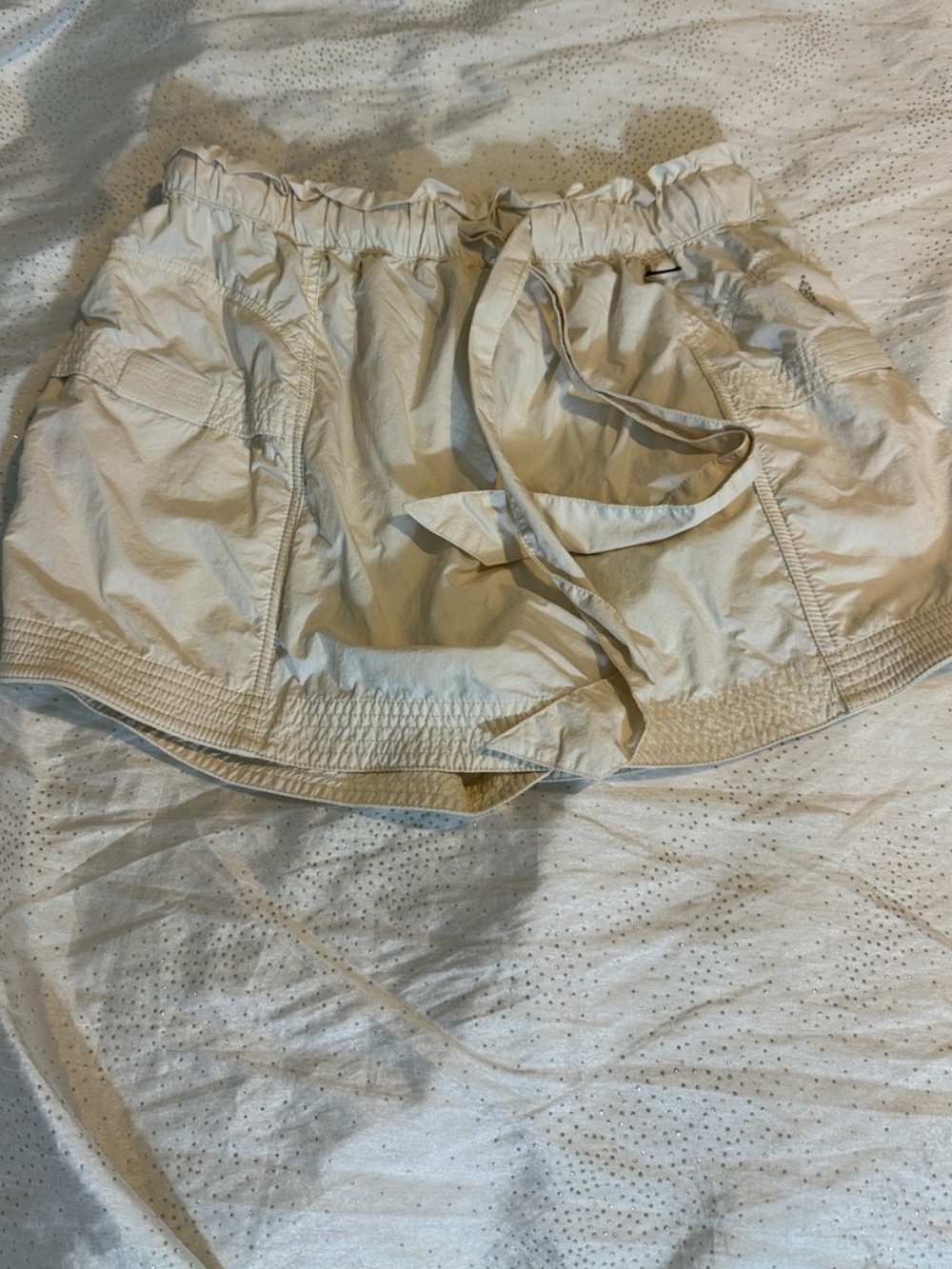 Fp movement Women’s drawstring utility Shorts in Cream size S